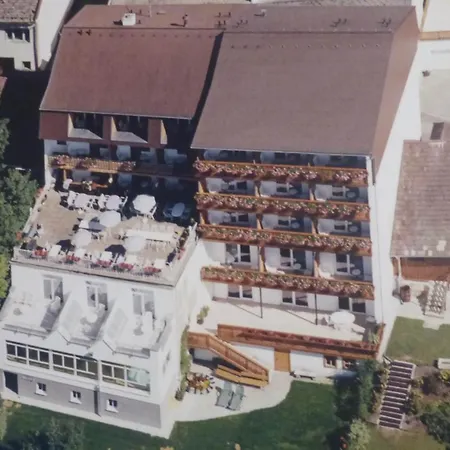 Hotel - Cafe - Konditorei Schroeckmayr-kastner 4*